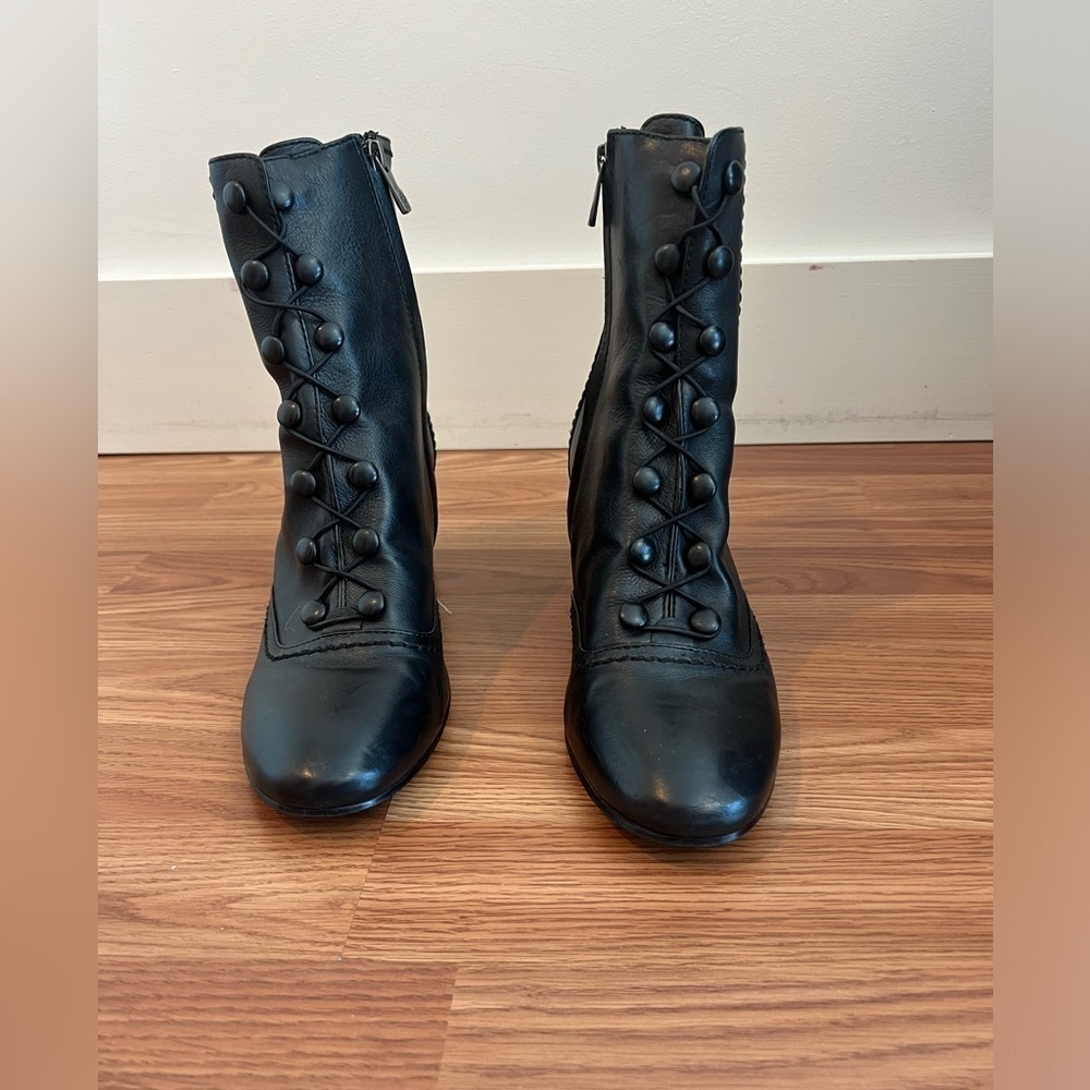 Patricia Nash Side Zip Heeled Mila Leather LaceUp Boot